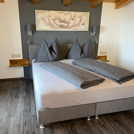 Pichler Apartament *